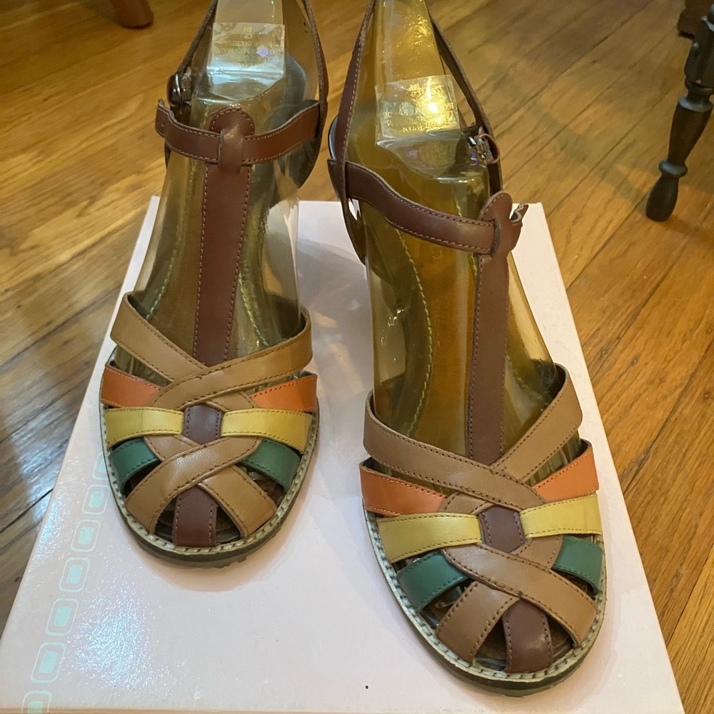 Leather sandals